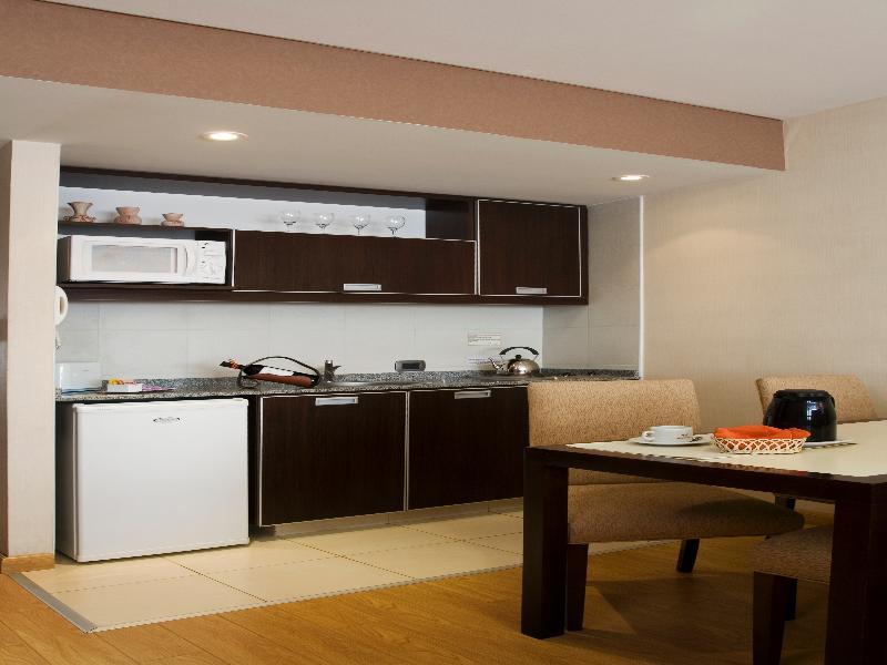 Uriburu 1756 By Ayres Apartments Recoleta Buenos Aires Eksteriør bilde